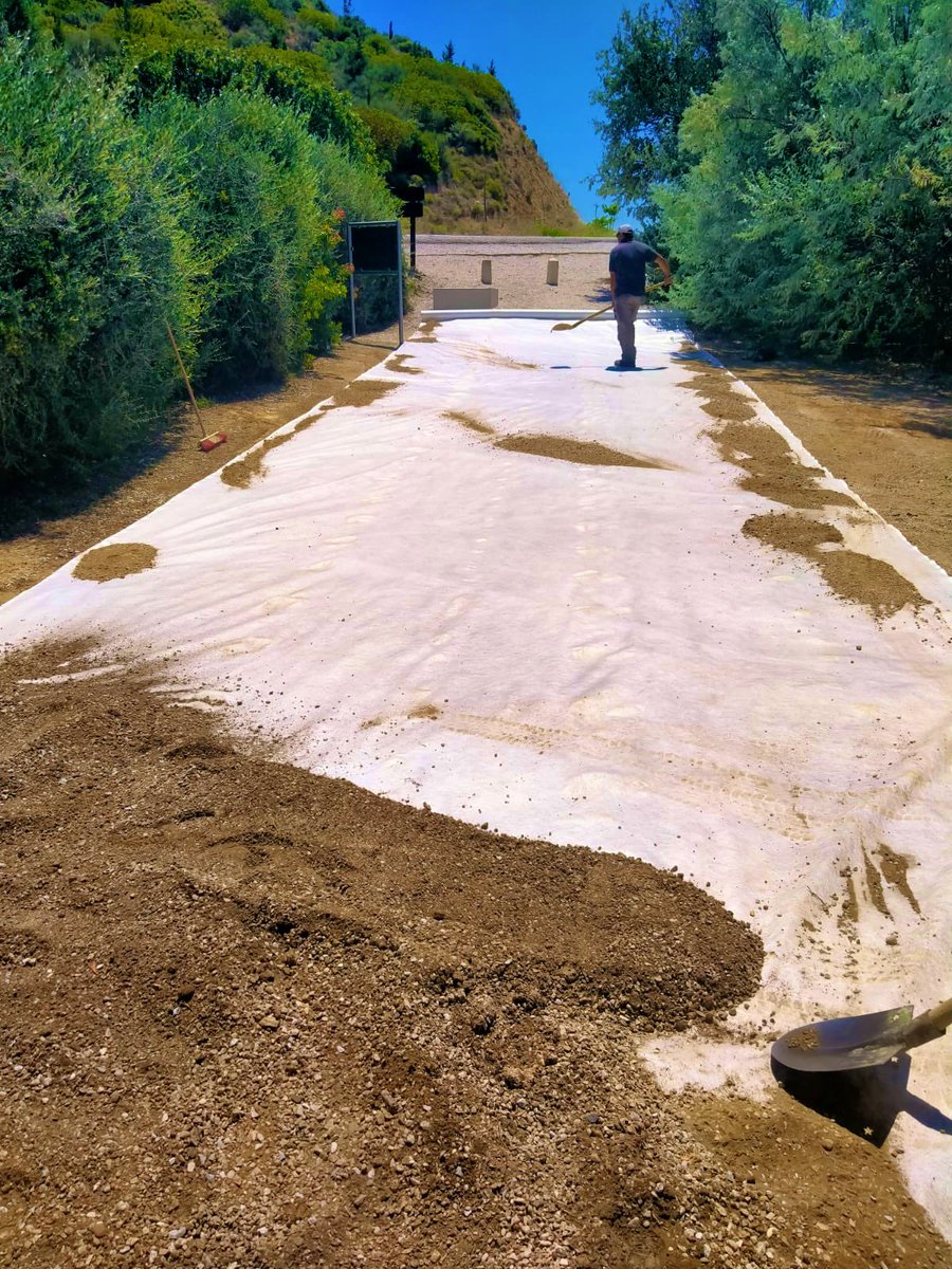 bnbgundogan's tweet photo. @CWGC #AriBurnuCemetery replacing geotextile beneath the gravel entrance to fight against the weeds without using chemicals. #EcoCharter #ChemicalReduction @Bennett22David @DMaekelberg @canbaycan60 https://t.co/ljvvbXmd8f