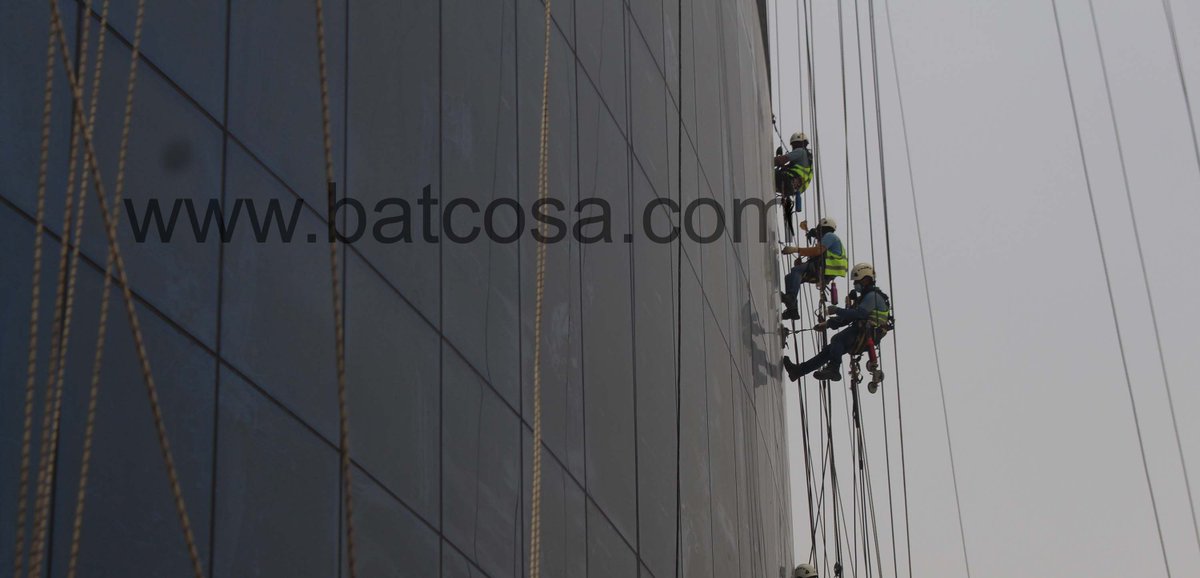 batcosa's tweet photo. Ongoing Project:
LE MERIDIEN HOTEL, RIYADH KSA
Cleaning the External Facade by Rope Access technicians
&amp; Water Leakage Testing
info@batcosa.com | https://t.co/0jD0Ah5HnP
#BATCOSA #BATCO #ROPEACCESS #SPIDER #KSA #WINDOWCLEANINGSERVICE #RIYADH #LEMERIDIEN #HOTEL https://t.co/Dw0HVmeriB