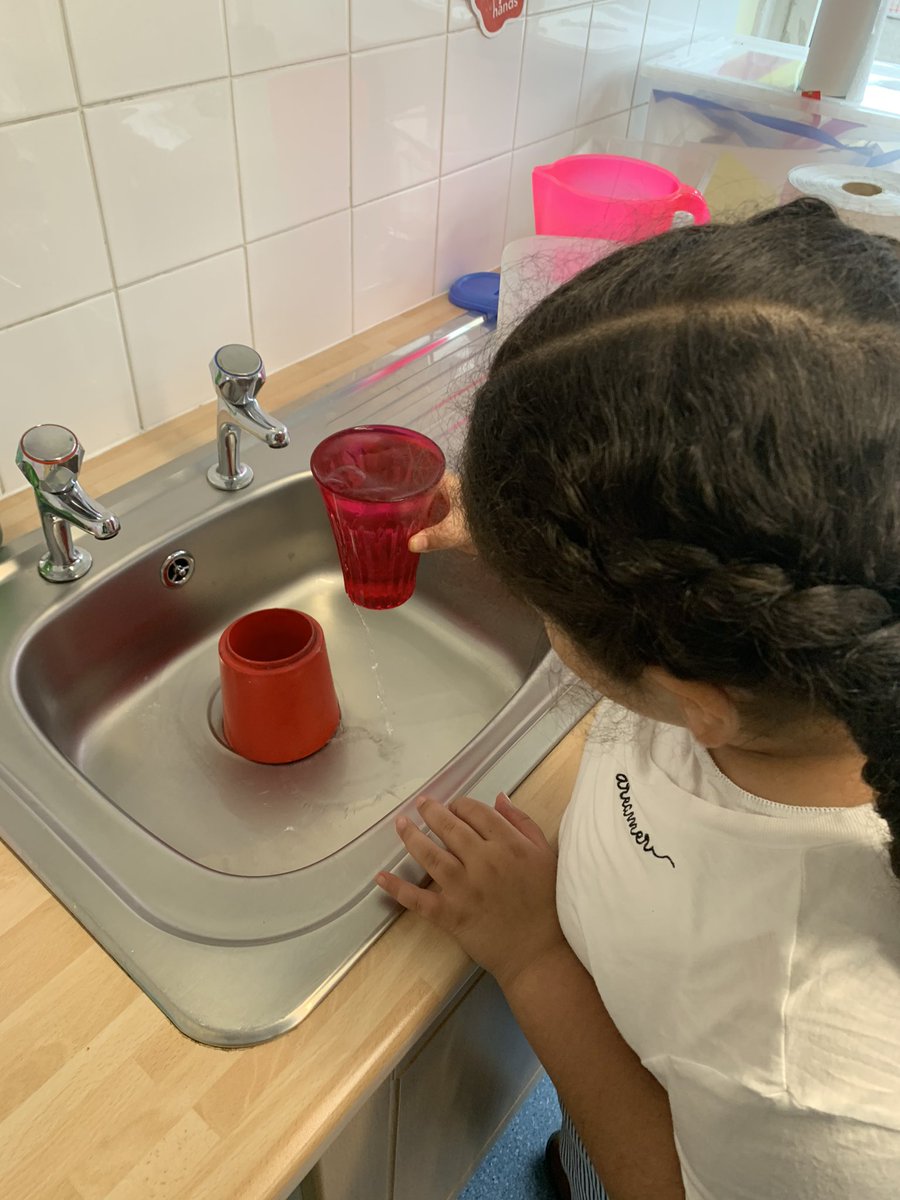 Mrs_WilliamsBF's tweet photo. Good morning @BirchfieldsPS, here in Hawthorn bubble we are starting with maths. Alma is looking at capacity using different sized pots and jugs and ordering them from smallest to largest capacity. She is doing an amazing job! https://t.co/8cvjgAK4BP