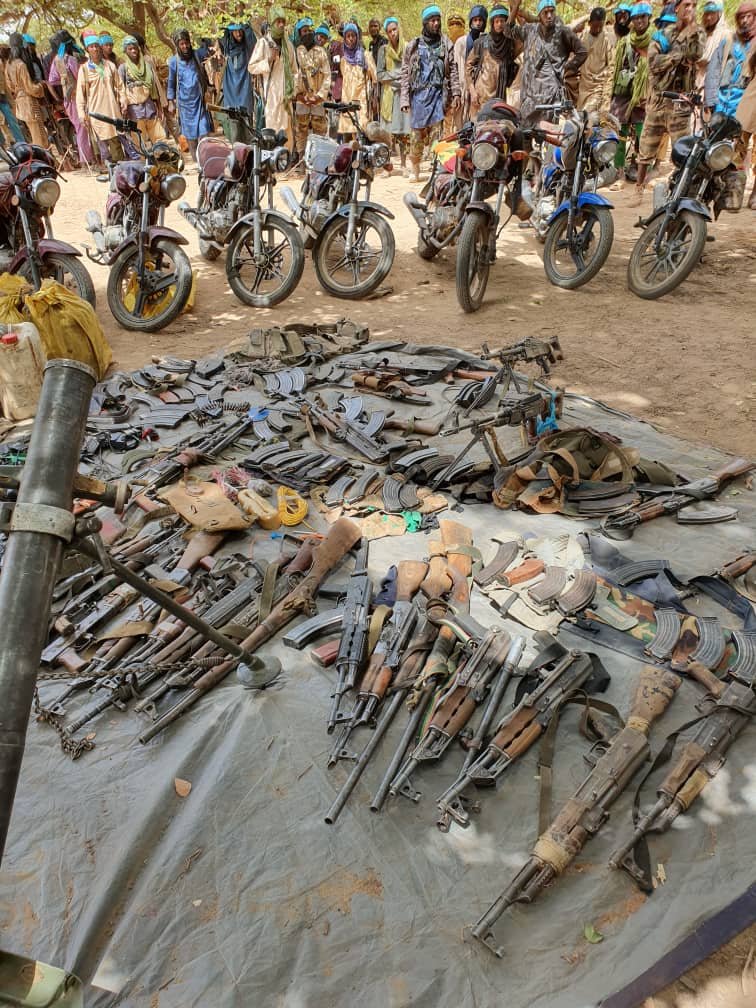 Hamidou41898269's tweet photo. #Intillit : Des unités de l'EIGS ont reprit le combat contre #JNIM dans la zone d'Intillit hier 29/06)20 ils ont reussi a reprendre leur position situé au sud #Intillit en mettant en déroute l'unité de #JNIM qui était basé là-bas. Gourma épisode2 guerre.@Amachagh10 @Baba_A_ https://t.co/6HO2MLBZ1m