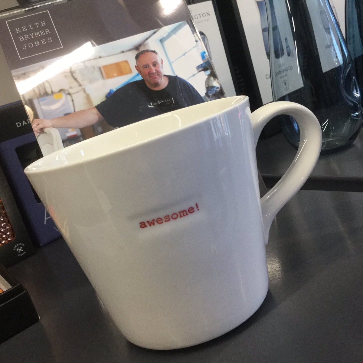 SerenityKnuts's tweet photo. Awesome! It’s funny who photobombs you sometimes!
#KeithBrymerJones #Pottery #Gifts #SerenityDesigns #WithAttitude #PrincessStreet #Knutsford https://t.co/oHEOyV5g9V