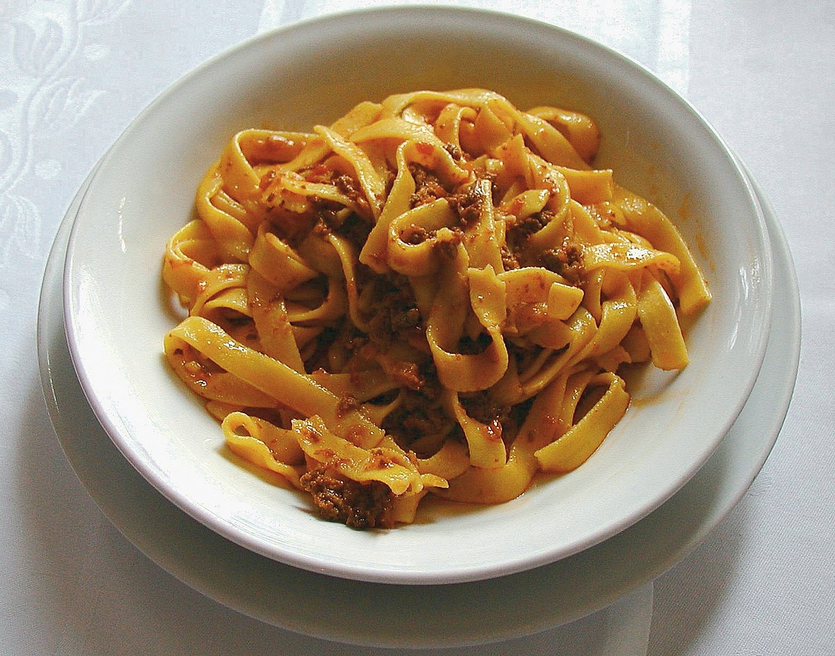 There is something you should really know. It’s important to fight the decline of civilization.Here it is: There is no such thing as “spaghetti Bolognese” in Italy, let alone in Bologna. You can only have tagliatelle al ragù.Also, these simply do not exist in Italy. Ever:1/