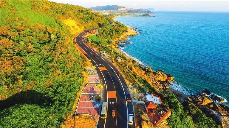 voiceofhainan's tweet photo. #Hainan to build 988.9 km of Island Tour Tourism Path with the investment of 18 billion yuan.
https://t.co/Xg7RUfhBWq https://t.co/EnwzrMSTUp