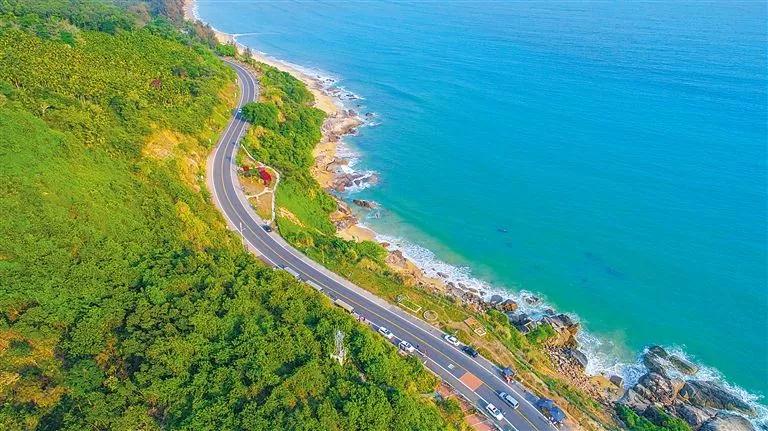 voiceofhainan's tweet photo. #Hainan to build 988.9 km of Island Tour Tourism Path with the investment of 18 billion yuan.
https://t.co/Xg7RUfhBWq https://t.co/EnwzrMSTUp