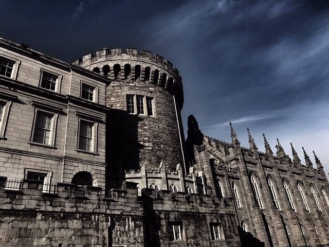 On this date, 30th June 1932, Éamon de Valera and the Dáil had passed legislation to abolish the oath of allegiance to the crown.
