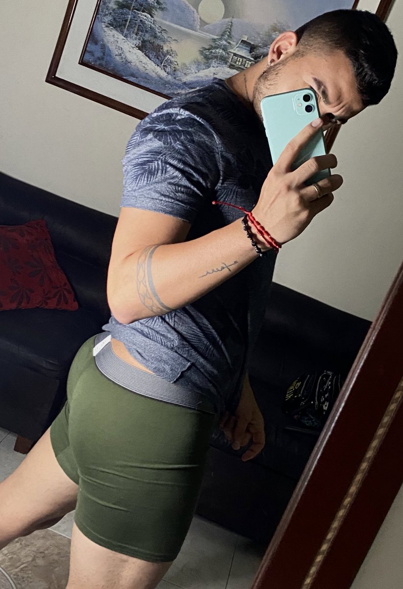 estebangg_'s tweet photo. Los gorditos también somos sexis 🔥🔥🔥 https://t.co/gqGdMUAMir que calor😏😏 https://t.co/NcqTlo800q