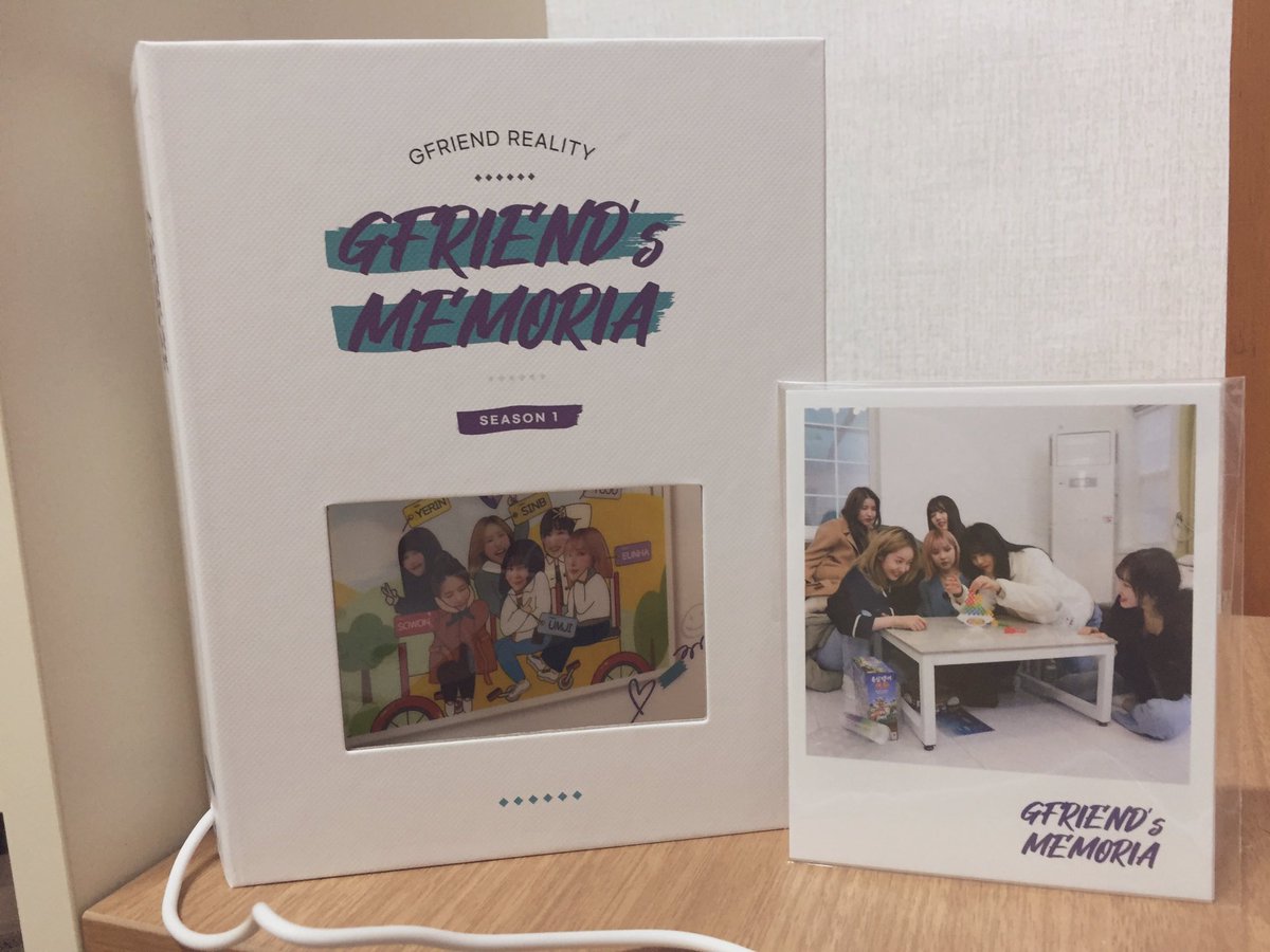 notdecideyet0_0's tweet photo. GFRIEND’s MEMORIA 일주일에 한번씩 찾아오던 행복이 이제 내 방 곳곳에 앉아 있네요. 시즌2 기다릴게요. 
#여자친구 #GFRIEND #너와나의 #MEMORIA #시즌2_기다려 https://t.co/9K1figkzfP
