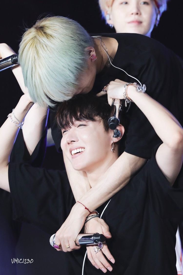 vhope- an underated duo who love each other so much (so many head kisses)