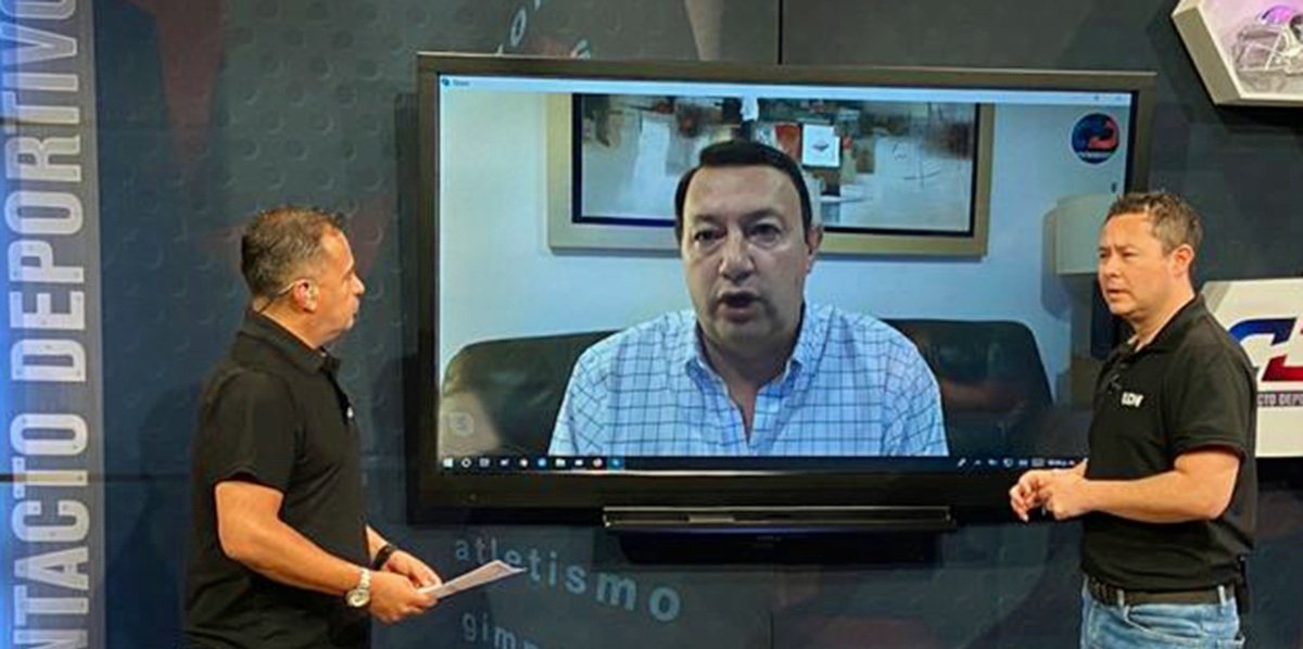 patoaguilar73's tweet photo. Anoche en #ContactoDeportivo el buen @adevaldes recordó con nosotros el juego #SinHit de #FdoValenzuela #30años 

Lo retomamos hoy martes en #LasNoticiasAm @NTelevisaPuebla a las 7.40 am #TeEspero https://t.co/JdpbhjPJbo