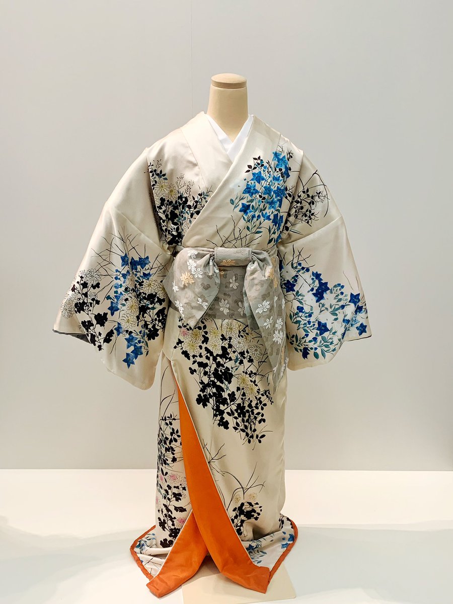 トーハクのKIMONO展行ってきました!
昔の小袖やら打掛は勿論、近代の岡本太郎デザインの着物とかX JAPANのYOSHIKIプロデュースの着物まで展示してあって凄いボリュームだった!!楽しいし目が肥える! 