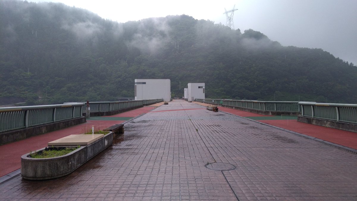 えお もしくは Heat Mp A Twitter ゼロワンのデイブレイクタウン入口など特撮のロケ地でお馴染みの浦山ダムに行ってきた コロナ対策でエレベーターが閉鎖されてるのは確認してたけどまさか階段どころかダムの下付近一帯が閉鎖されてるとは思ってなかったんでかなり