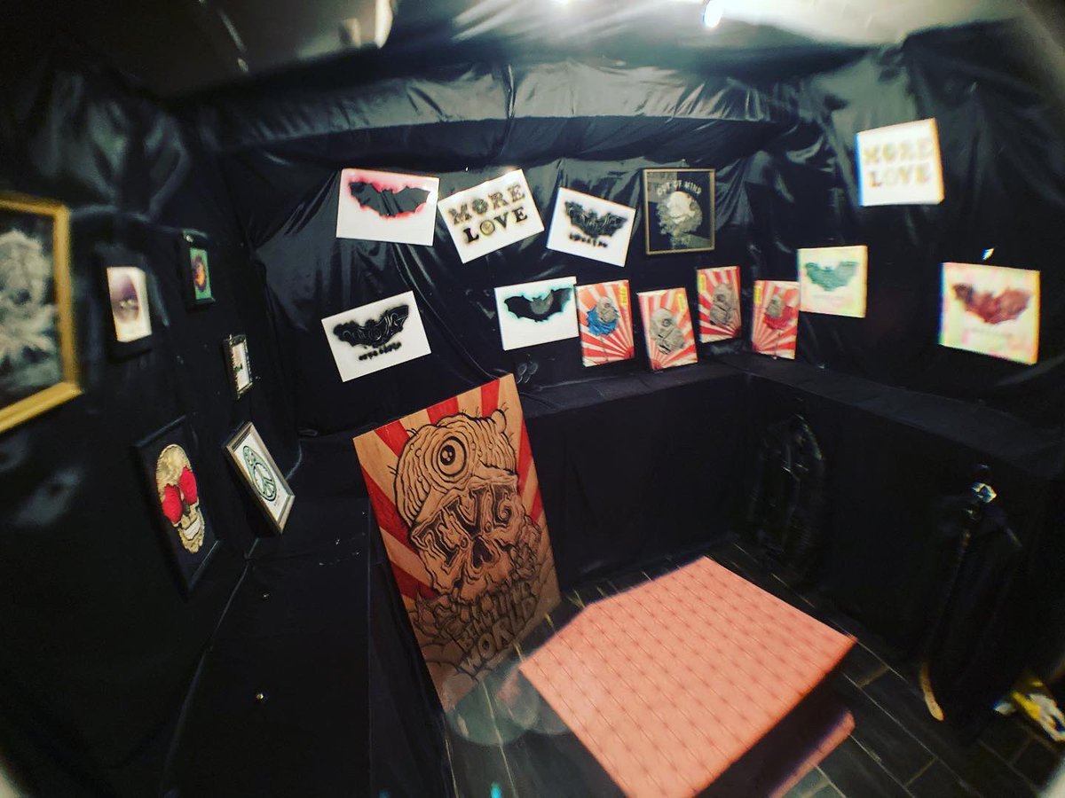 harauru's tweet photo. 先日のインスタライブ、ありがとうございました!
今回はステンシル実演でした!
出来上がった作品は展示即売しておりますのでまた見に来て下さいねー(^-^)/
よろしくお願いします!
#TxVxG #thevintagegarden #shadowgallery #SOWT
https://t.co/j2kFJnK4J0 https://t.co/SJbyI6JtLy