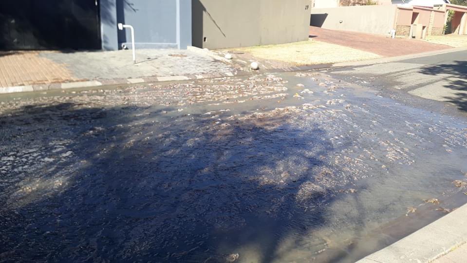 iamtam15's tweet photo. @JHBWater this has been flowing for days now in Witkoppen ext 6. When can we expect it to be fixed and also cleaned up? Residents are not equipped to clean this health hazard https://t.co/AZGZzSEDJG
