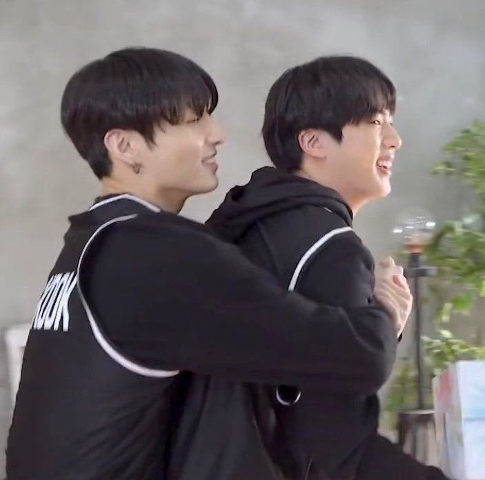 ~bonus~jinkook back hug addition
