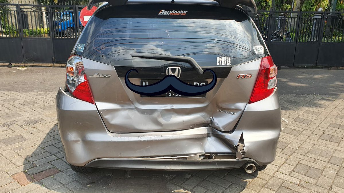 ftrdcaa's tweet photo. Temen temen mohon bantuannya. 

Mohon bantuan untuk menyebarkan mobil suzuki R3 nopol N 1170 QB barusan menabrak dari belakang di jembatan suhat dan melarikan diri. Kejadian pukul 12.06, 30 Juni 2020. Terimakasih 

@infomalang https://t.co/yVvonskvvq