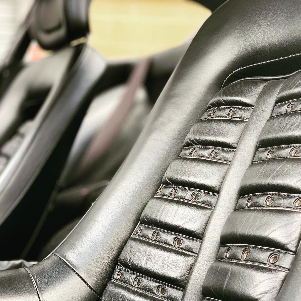 Visit our website bobhoughton.com for more info on this stunning Daytona for sale. <a href="/bobhoughtonltd/">Bob Houghton Ltd</a> #specialist #cheltenham #thecotswolds