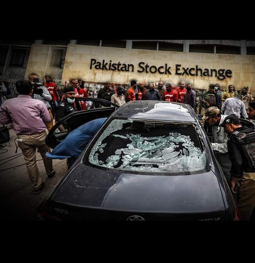 RwpVForce's tweet photo. 🇵🇰 is proud of its Security Personnel  🪖  who bravely fought off militants to avert massive casualties during yesterday's encounter. Our condolences are with the families of martyrs &amp; pray for the recovery of the injured

#rwpVForce #PakistanStockExchange #KarachiTerroristAttack https://t.co/BYU5p8XWul