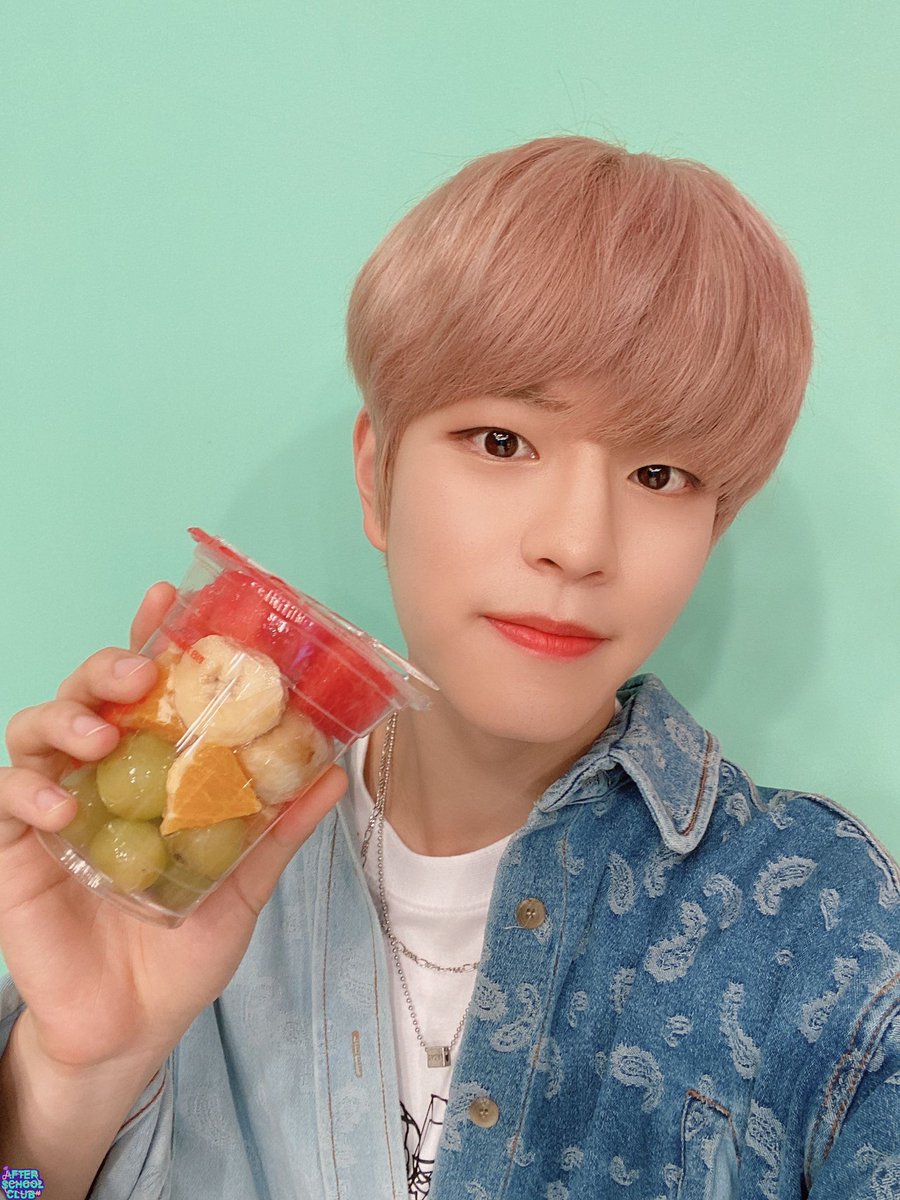arirang_ASC's tweet photo. [SKZ]
그니까 우리 스키즈 오늘도 너무 잘하고 가지 않았나요? 데뷔 때부터 그랬지만 점점 시간이 지날수록 완성형 프로 아이돌이 되어가면서 생방송도, 멘트도, 리액션도 어느 것 하나 빠짐없이 다 너 무 잘 해 요 🥺😭 에엣씨 평생 스키즈할래요 ◕‿◕
⠀
#STRAYKIDS_ASC #STRAYKIDS @Stray_Kids https://t.co/tVld0ocqtm