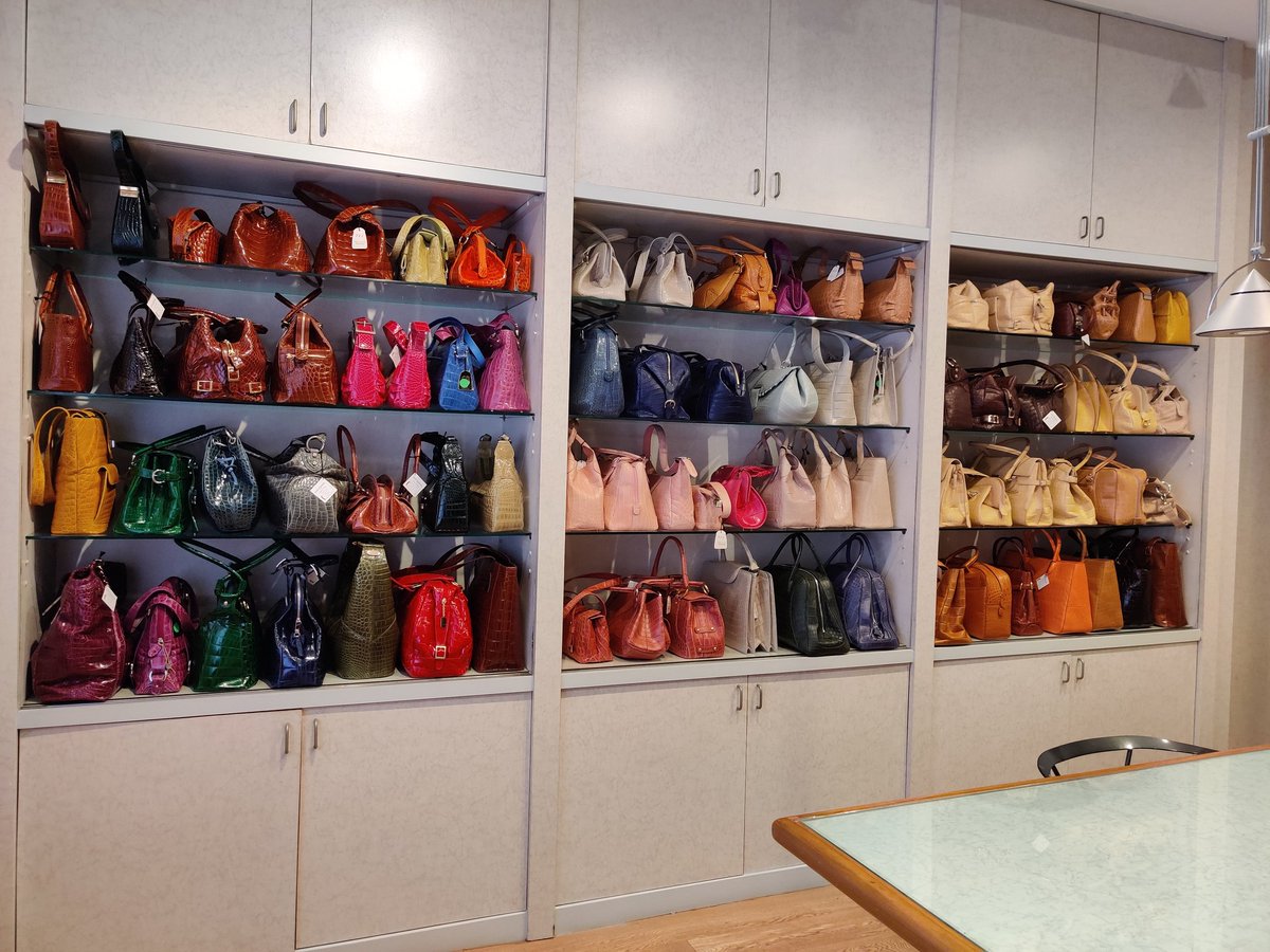 BorriGiovanni's tweet photo. Crocodile stock! That's enough? 🐊 🛍 #BorriGiovanni #crocodile  #handbags #luxury #madeinitaly #artisan #bespoke #craftmanship #exoticleather #fashion  #croco #crocodileskin #bag #suitcase #purse #wallet  #handmade #exotics #reptiles #showroom #collection #milano #italia https://t.co/6yoXwOTg4r
