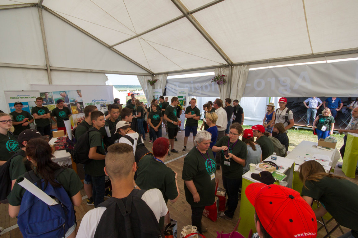 [VIDEO] 
Le Salon de l'herbe 2020 a été annulé, mais tout était prêt pour vous accueillir, notamment les conférences de l'Espace Conseils, que nous vous proposons, aujourd'hui en visio-conférences ou en vidéos. 💻

Pour regarder cette vidéo cliquez ici 👉youtu.be/rzN2tcIuC5Q