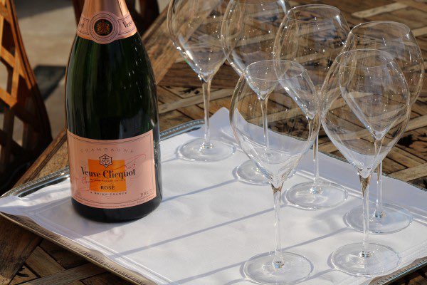 Thanks to the <a href="/cyrilamarchand/">cyrilamarchand</a> team for always putting a smile on our face, and for the amazing gift that arrived at JDHQ London for the #TeamJDHQ yesterday .

#weloveourclients