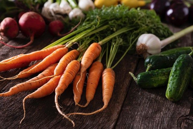 One way to avoid the empty shelves prompted by panic buying at the start of the #COVID19 crisis? Produce your own food! If you’re keen to start growing vegetables during #lockdown, head over to Sarah’s Style &amp; Décor #blog for heaps of useful advice buff.ly/2VvnNLH
