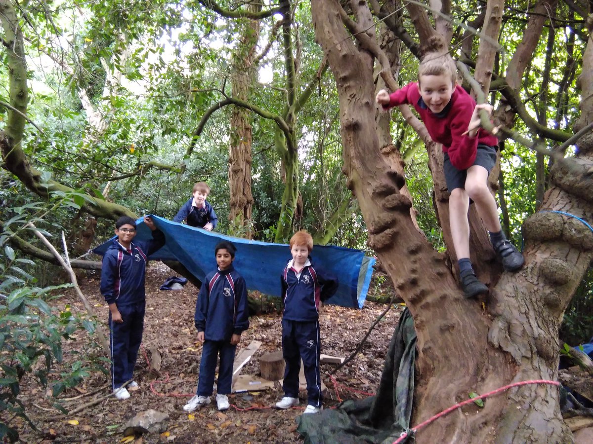 EdgeGrove's tweet photo. This year we have had a virtual #expeditionweek with children taking part in activities at home and at school. We've been #camping, on #bughunts and even to #Paris! Well done all! #EGatHome #WhereInquisitiveMindsFlourish https://t.co/qFZeAO8tes