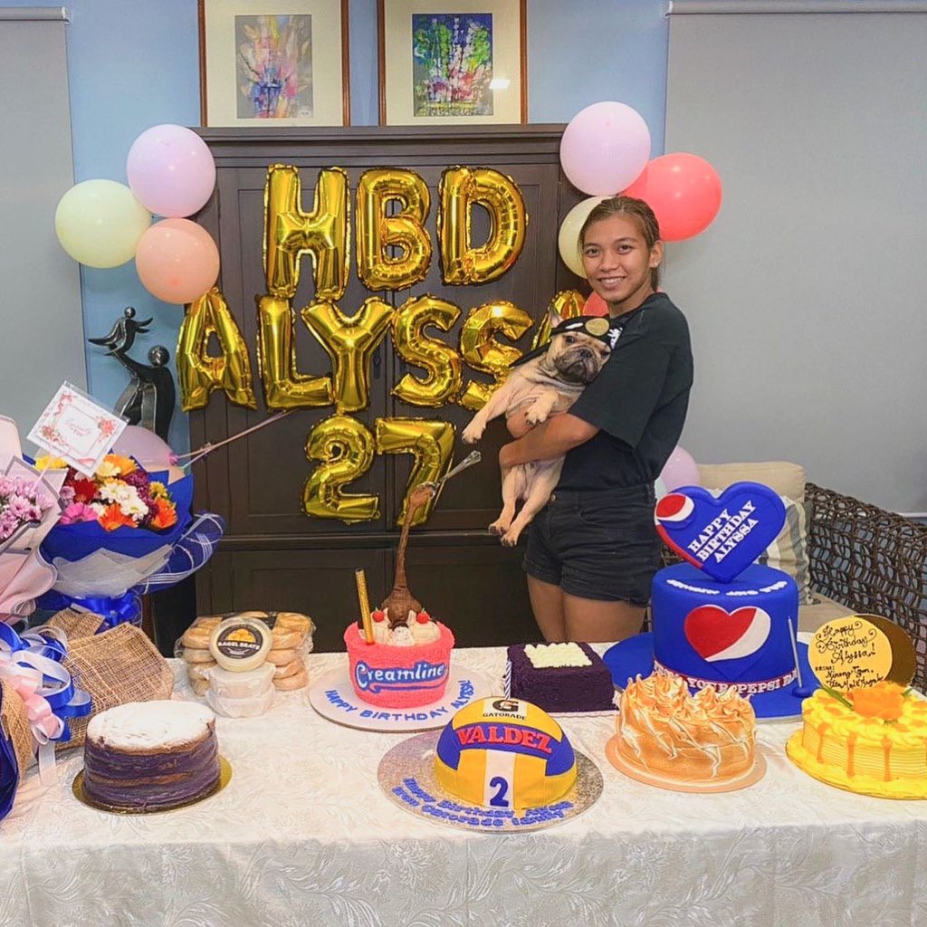 27 ✨
.
.
.
overwhelmed by all of your warm birthday wishes... maraming salamat! 💫