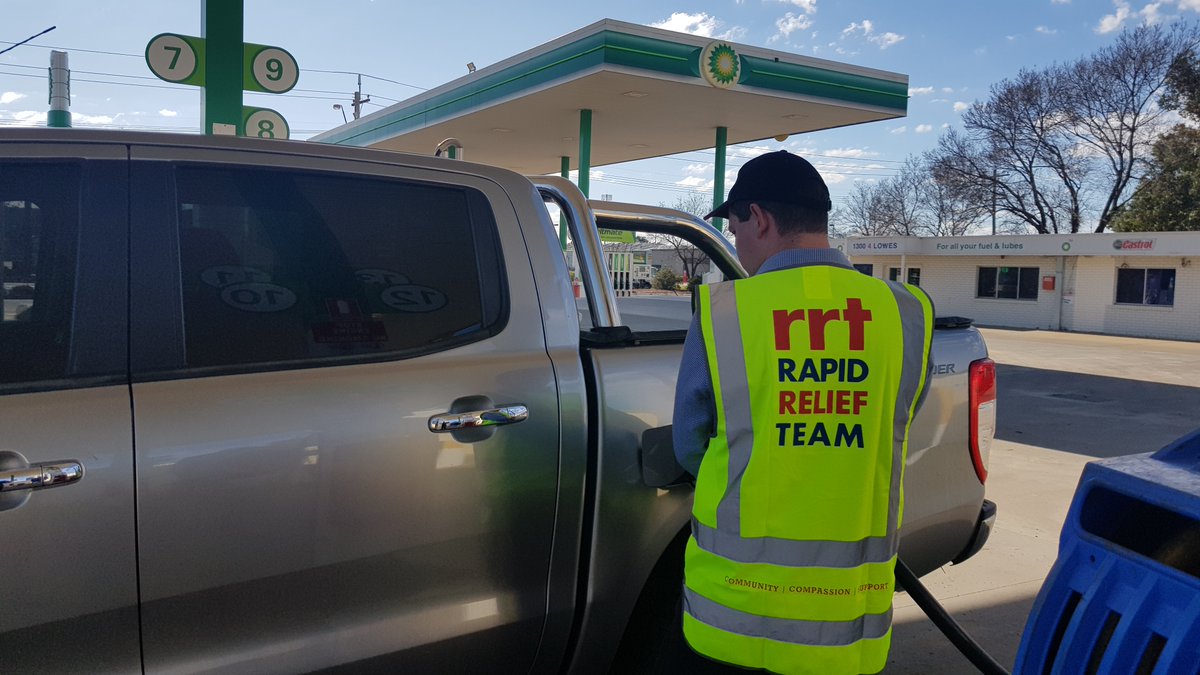 RRT_AU's tweet photo. @bp_Australia is helping our volunteers go the extra mile, generously donating fuel vouchers to support RRT volunteers delivering Food Boxes to people impacted by COVID-19. Thanks @bp_Australia for helping our volunteers get to where they are needed most! #bp #RRTFoodBox #RRT https://t.co/EKqa2IaqFD