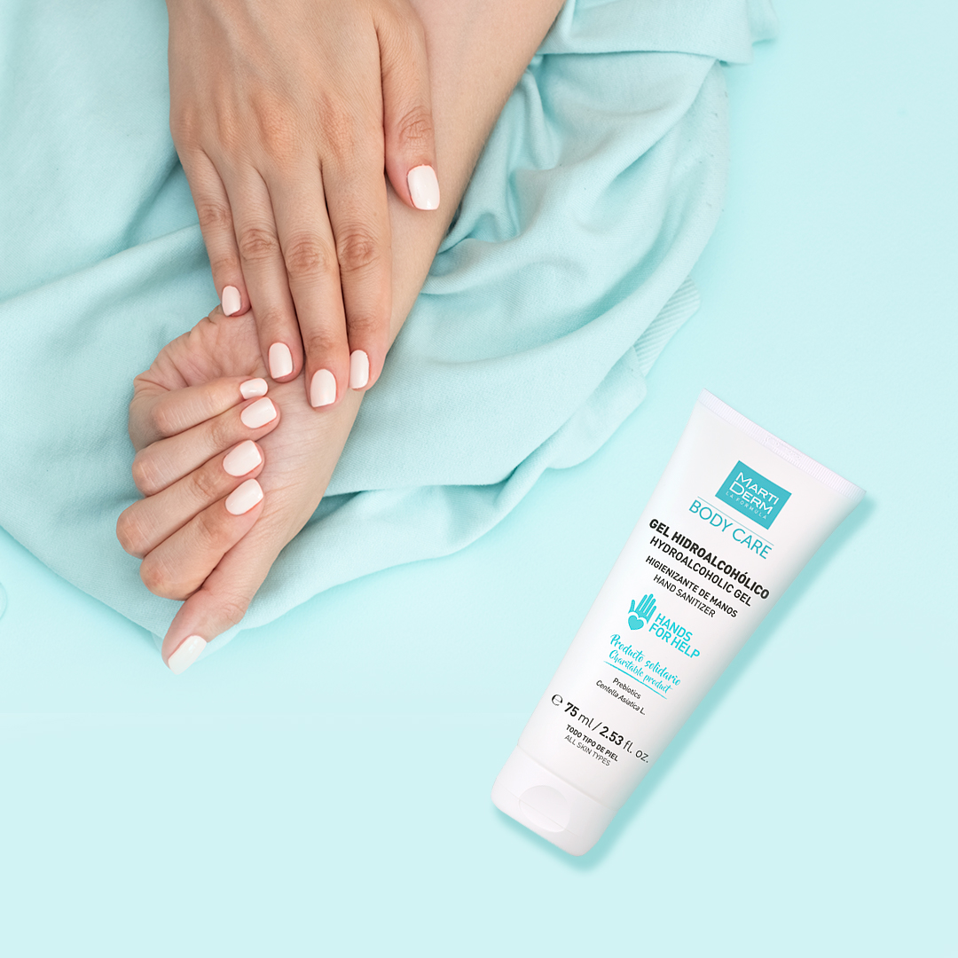 MartiDerm's tweet photo. El Gel Hidroalcohólico Higienizante de Manos es un producto solidario cuyos beneficios se destinan al 100% a proyectos sociales. 🤝 #HandsForHelp https://t.co/Q6v84HBzzT