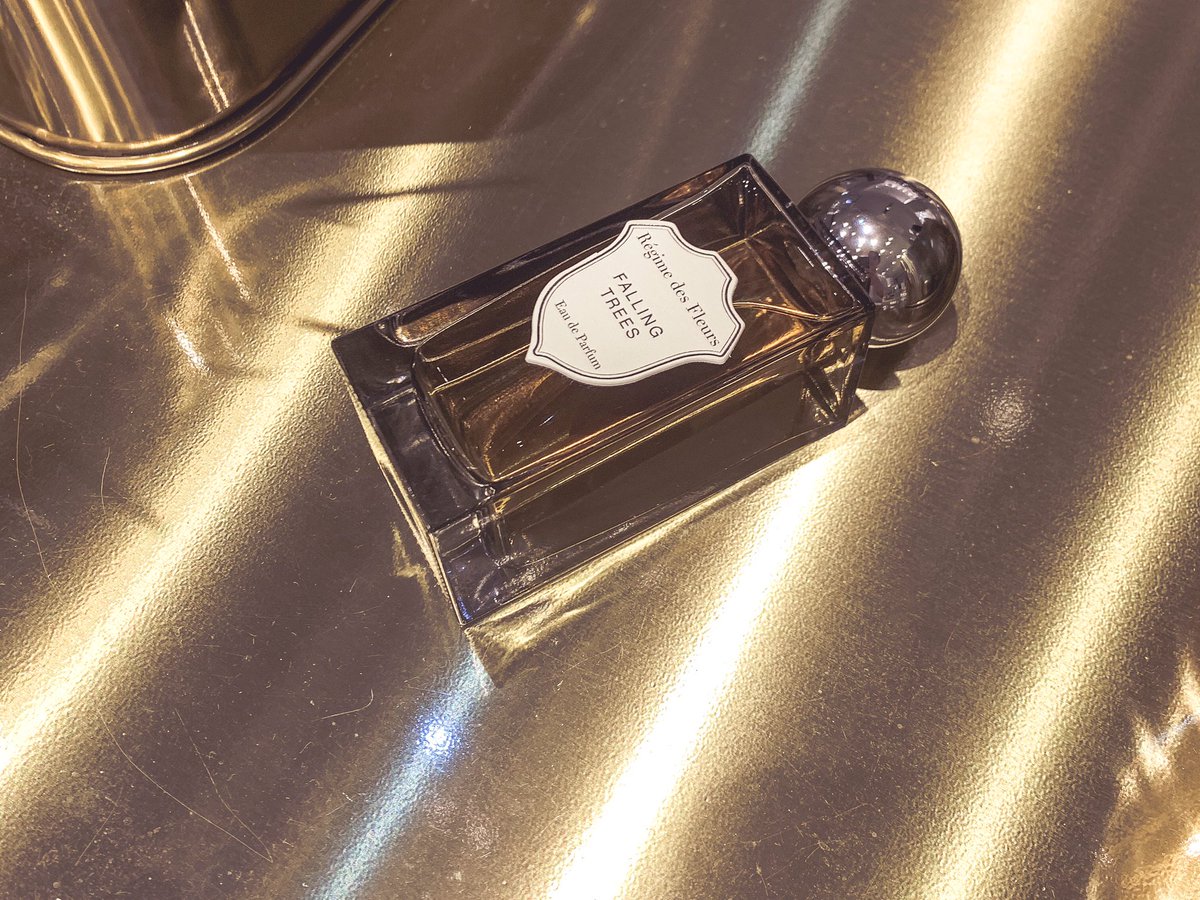 Nose Shop ノーズショップ 香水のセレクトショップ 新商品 Regime Des Fleurs Falling Trees 倒木 Tv番組プラネットアースのジャングルを思い出す 木々が重なりあう重厚感 足元の土と苔の香りを彷彿とさせる これはフランキンセンス ミルラ