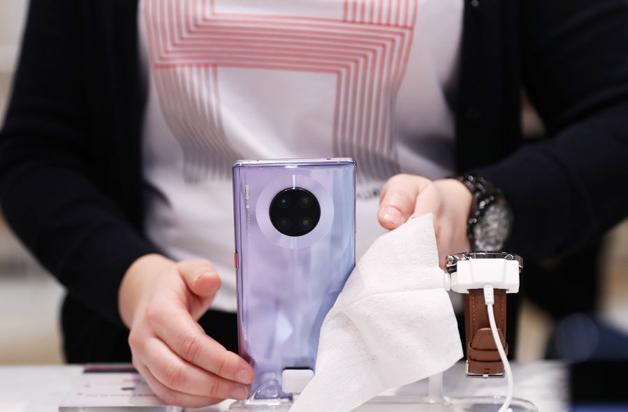 globaltimesnews's tweet photo. China's domestic market has great potential to accommodate #export-oriented products, from industries such as electronics, household appliances, and agriculture. Livestreaming also opens up new sales channels: Ministry of Commerce on Tue. https://t.co/BJhjgzVZZu