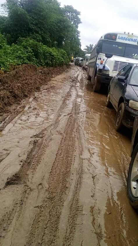 PromiseUzo1's tweet photo. Federal and State govt. Should come to our rescue 
No passable road in Etche LGA, we have been cutoff from Rivers State. 😭😭🙏🙏 @NDDCOfficialNGR @NyesomWlKE @MBuhari @ChibuikeAmeachi @FemAdesina https://t.co/7w999TcsWb