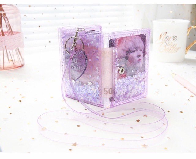 case012702's tweet photo. กระเป๋าใส 3 พับ สีม่วง 70฿ ส่ง(20/40)

#กระเป๋ามือสอง #กระเป๋า #กระเป๋าสตางค์ https://t.co/Ro48NRNKpi