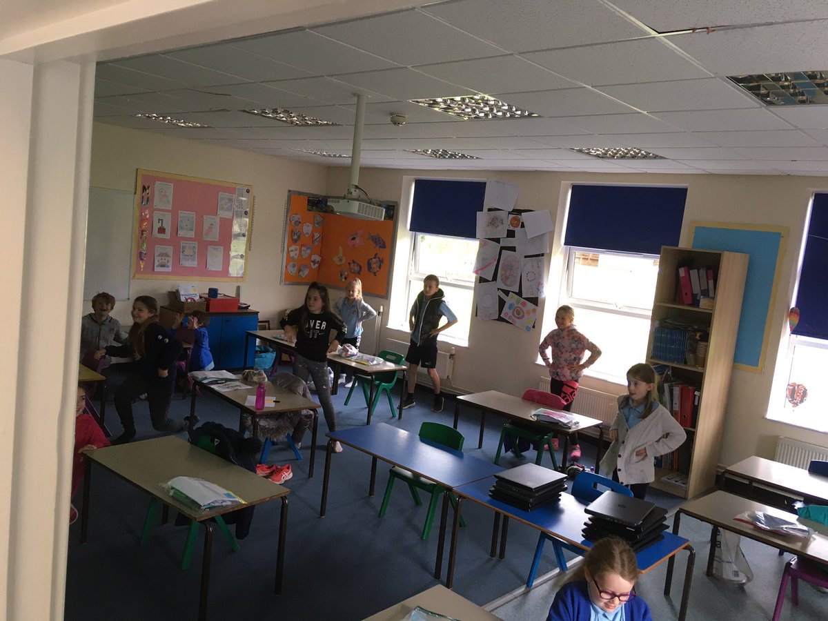St_Gregorys_RC's tweet photo. There’s a buzz in these bubbles! Chatter and laughter and learning all rolled into one. What a start to the day @St_Gregorys_RC #bubbletastic #happychildren #happylearners https://t.co/3NYiki2DQY