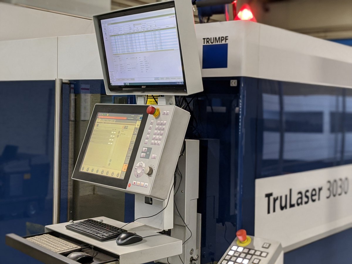 Lasersnijopdrachten gaan vanaf nu direct vanuit de TruTops FAB applicatie naar onze lasersnijmachine. Ordernummers overtypen is verleden tijd #gebruiksvriendelijk en #tijdbesparend! #lasersnijden #trutops #trumpf #IoT #digitalisering #industrie4.0 #innovatie