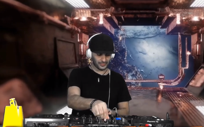 Arkeia96's tweet photo. Bali Family daily dose ;)
https://t.co/0RCpw3Yl5o

Dj Fadi is live. We have the cowbell, Fadi and the space ;)
For today he plans to play only new music he found, come and dance to these nice progressive spacey tunes ❤️ https://t.co/popLtU18QY