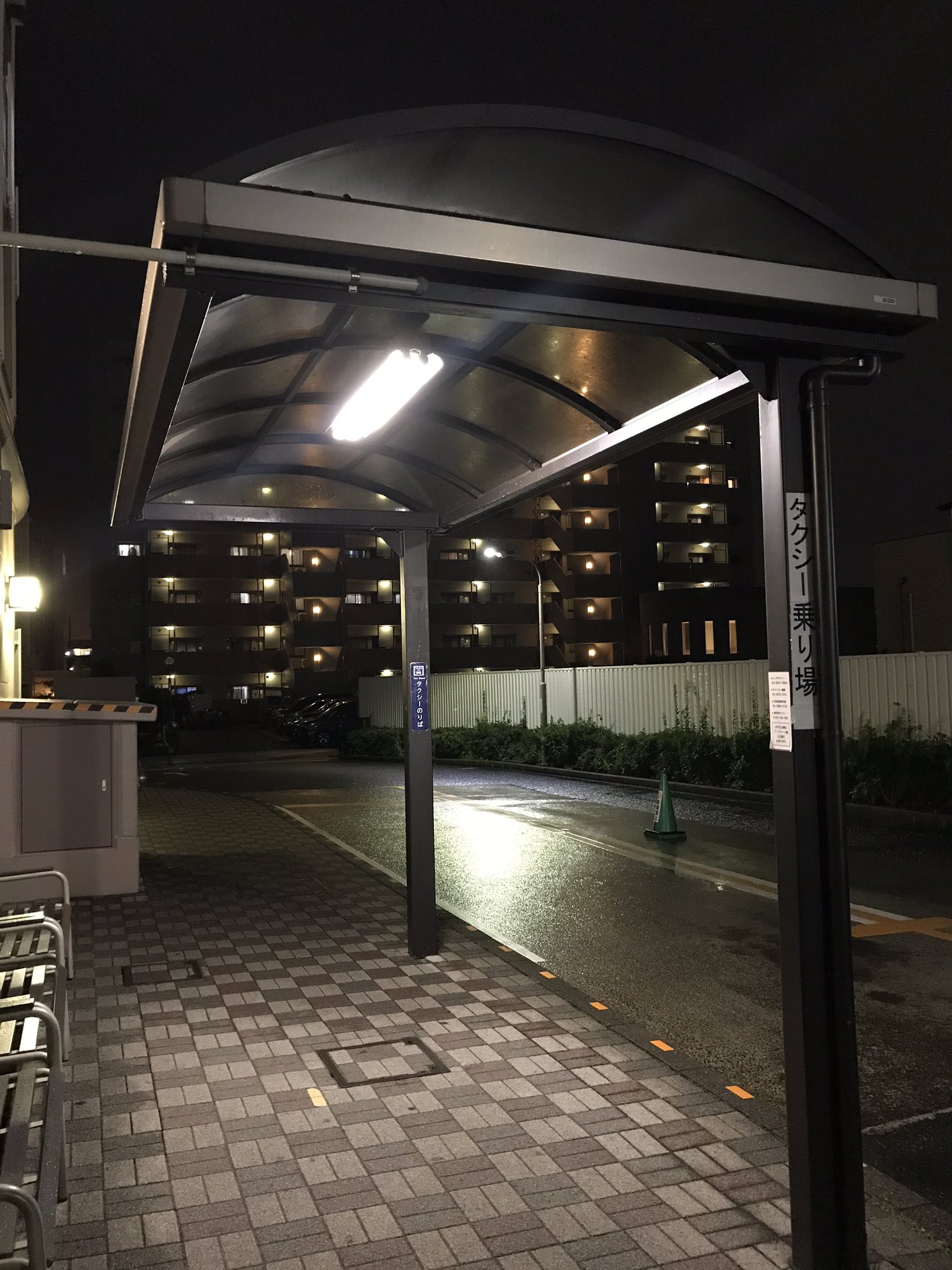 みなふく バスが廃止されたアリオ葛西のバス乗り場はタクシーのりばになってしまった みなふく バスが廃止されたアリオ葛西のバス乗り場はタクシーのりばになってしまった