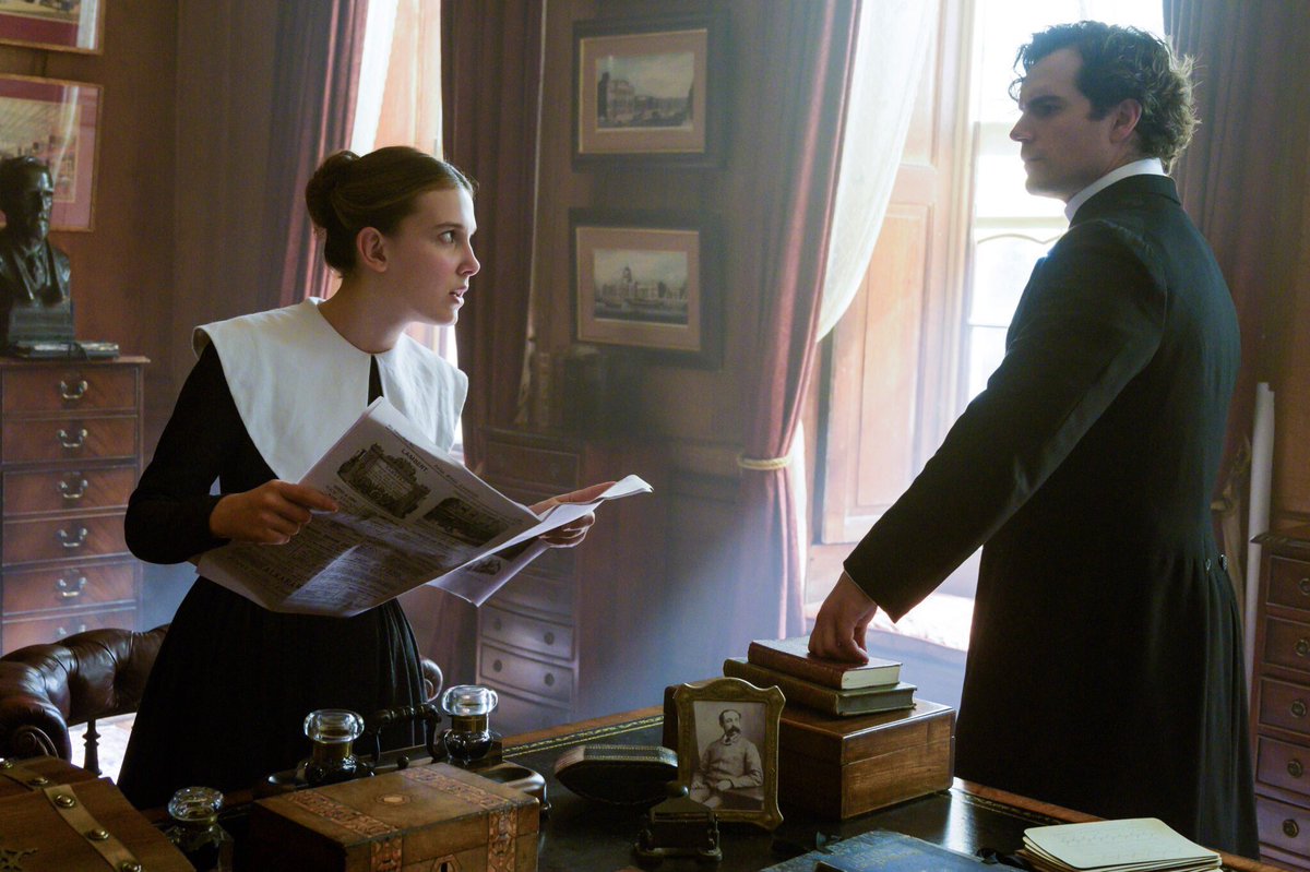 📸 Millie Bobbie Brown y Henry Cavill como Enola y Sherlock Holmes en la película de @Netflix #EnolaHolmes.