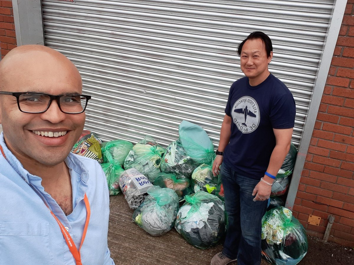 We’ve spent the day picking up reusable items from departing students and donating them to #BoomerangCardiff so they can benefit local families.

If you’ve items you’d like to donate, visit: boomerangcardiff.org.uk/index.php/home/