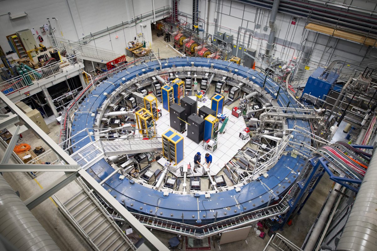 Over at  @Fermilab, the Muon g-2 (say gee minus two) experiment studies the way muons behave in a magnetic field as they go round and round in the storage ring. https://muon-g-2.fnal.gov/ 