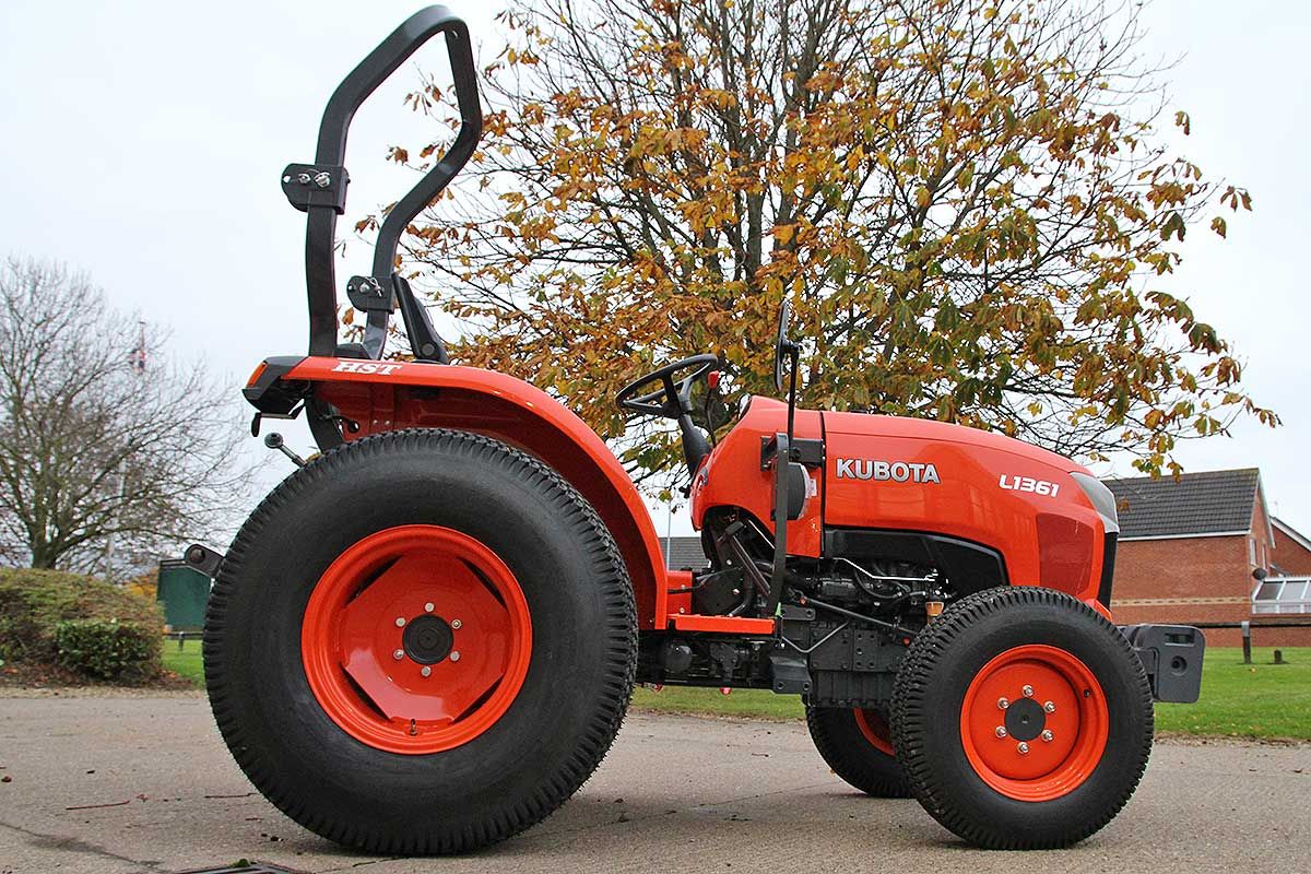 Kubota L1361 Compact #Tractor - 37hp diesel motor - hydrostatic drive
ex-demo, only 12 hrs, turf tyres, ROPS
Full #Kubota 3 year warranty
See, try and buy at our showroom, call Rich or Pete on 01858 434011
£12,000.00 plus VAT buff.ly/2NEUkur