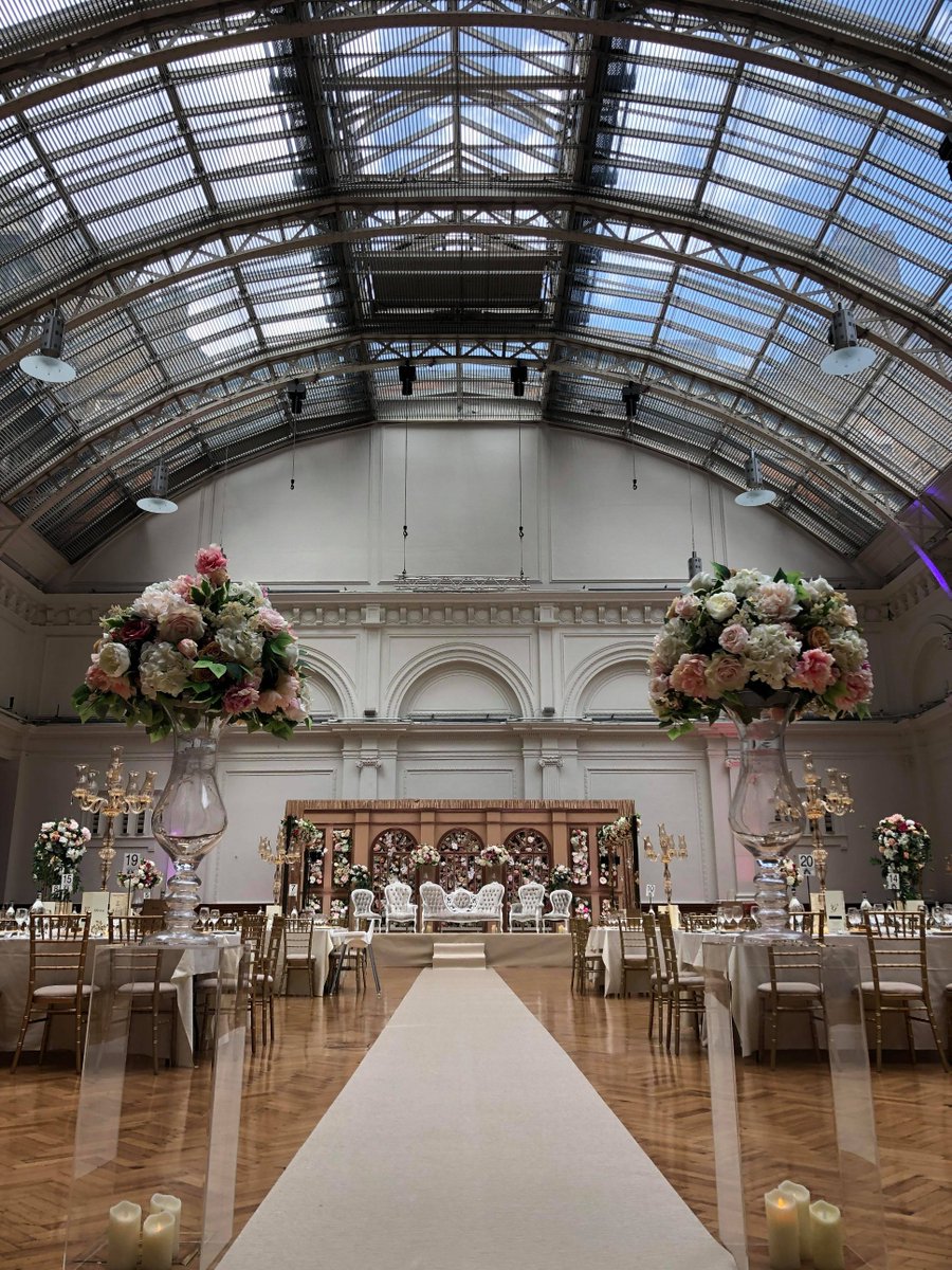 Love surges at the <a href="/The_RHH/">Royal Horticultural Halls</a> 

Read the full article here: bit.ly/2AgYVA9z
#RHHnews #summerweddings #weddingvenues