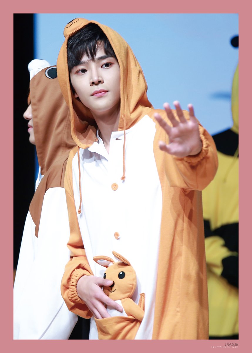 SF_orzato's tweet photo. 포토북 안에서 뽑은 4컷

#SF9 #에스에프나인 #로운 #ROWOON https://t.co/dLFcDjuR9C