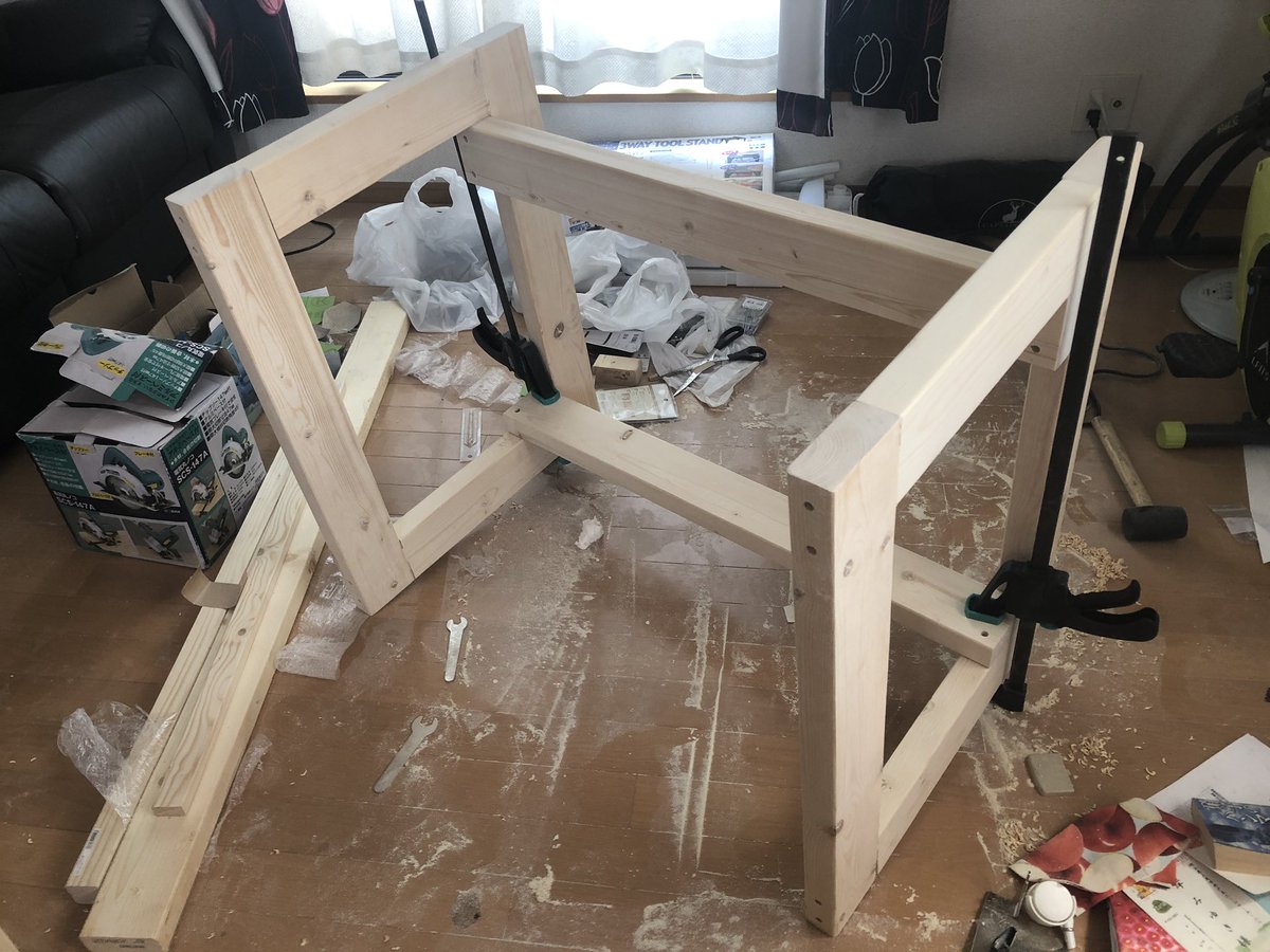 jiji78jp's tweet photo. 小3娘の勉強机作りが始まりましたっ💡let's diy👍
つづく https://t.co/UKcOYgr5zt