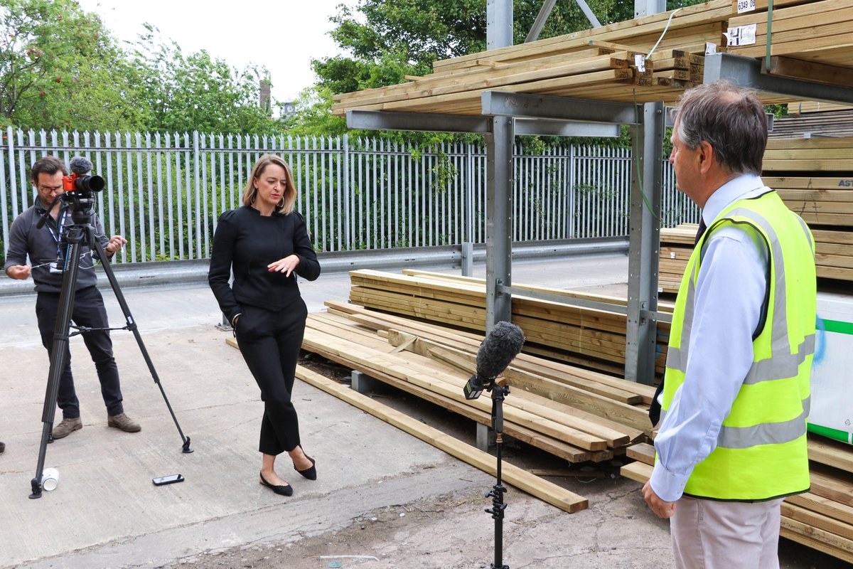 Another visit from the BBC .. this time Laura Kuenssberg talks to Henry about how Covid-19 has affected the building industry.  Airs tonight on the BBC News at 6pm and 10pm <a href="/bbclaurak/">Laura Kuenssberg</a>
