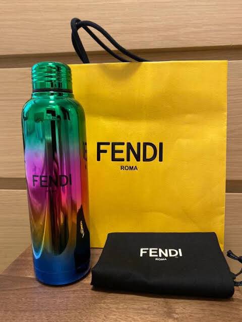 Dont_Bother__me's tweet photo. ระดับพิเจสกระบอกน้ำก็ยังต้อง FENDI https://t.co/OeCxsqiVms