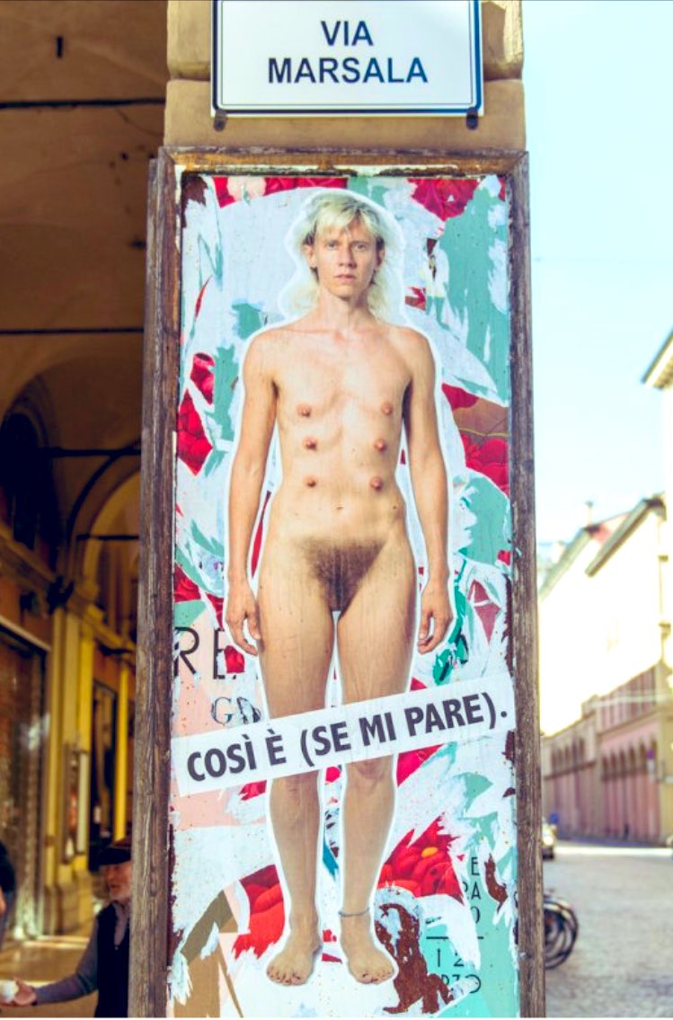 KelleddaMurgia's tweet photo. Il corpo di @volavespa è arte politica e fa il suo dovere: destabilizza i perbenisti. Nel frattempo l'ignobile shitstorm sulla persona di Silvia Calderoni si conferma come la sola pratica di lotta di cui sono capaci i moralisti: distruggere qualunque alternativa. #Fateschifo https://t.co/1Lv2ff8BGI