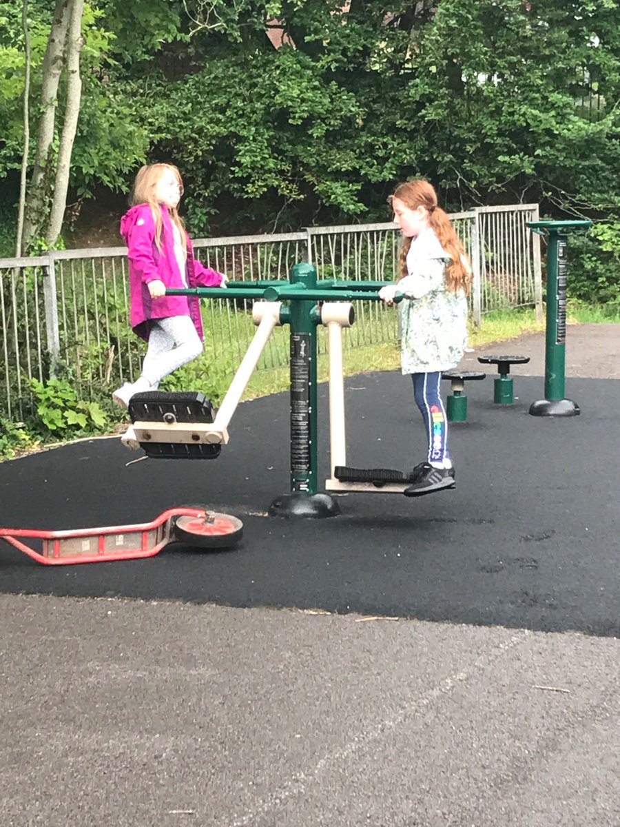 Springwood_Prm's tweet image. #springraglan are enjoying their first day back at school. We are doing really well with the two metre rule and is still able to have fun with our friends that we have missed so much. 🌈