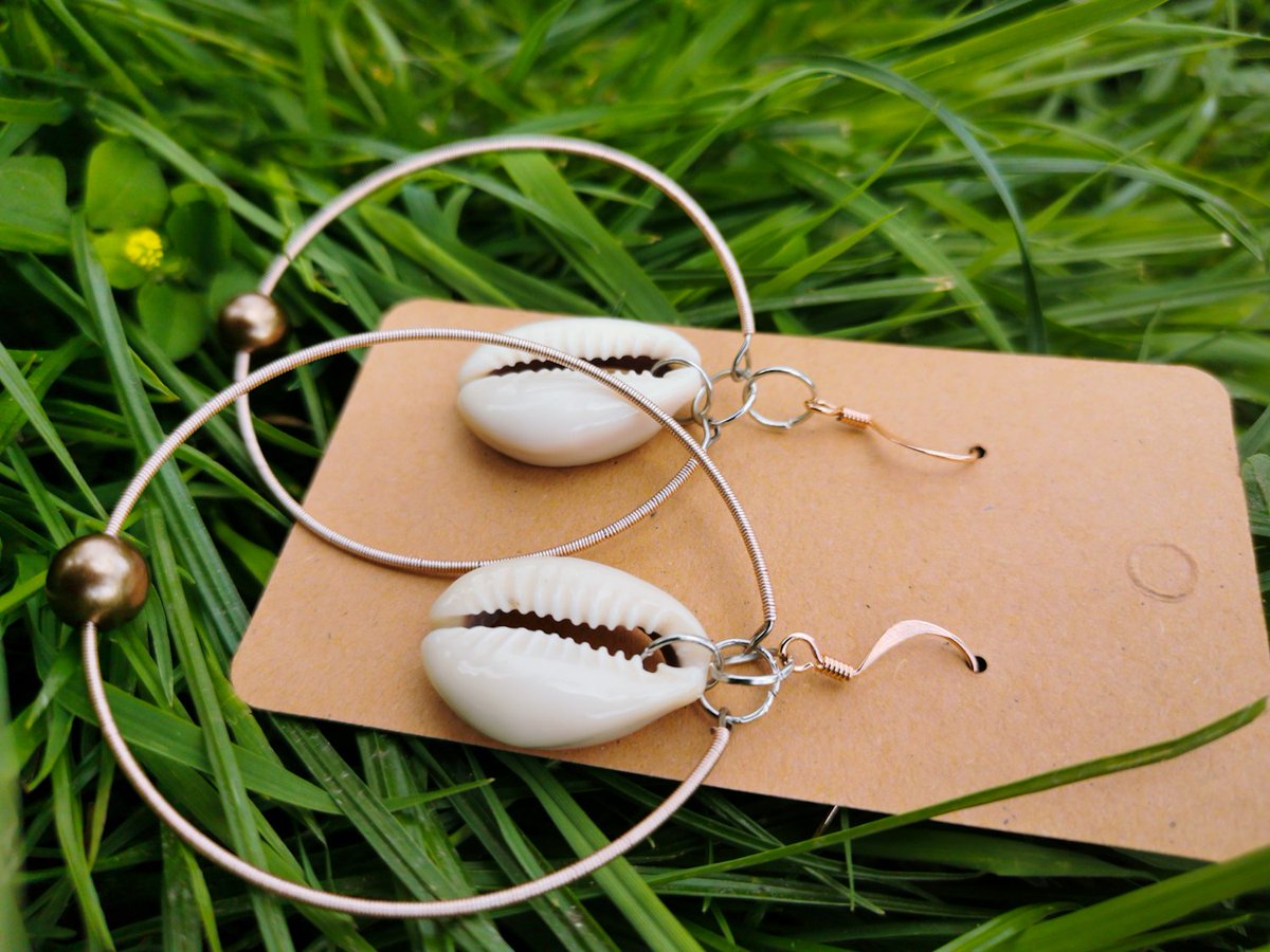 ShopHanmey's tweet photo. ✅Bénéficiez de -20% chez Hanmey Shop Tes Boucles ici👇 https://t.co/NeUqk2PgzC

#faitmain 
#coquillage 
#LundiMotivation 
#workinprogress 
#perle 
#bijouxfantaisieete2020 
#bijoux https://t.co/BoOOMqNOxW